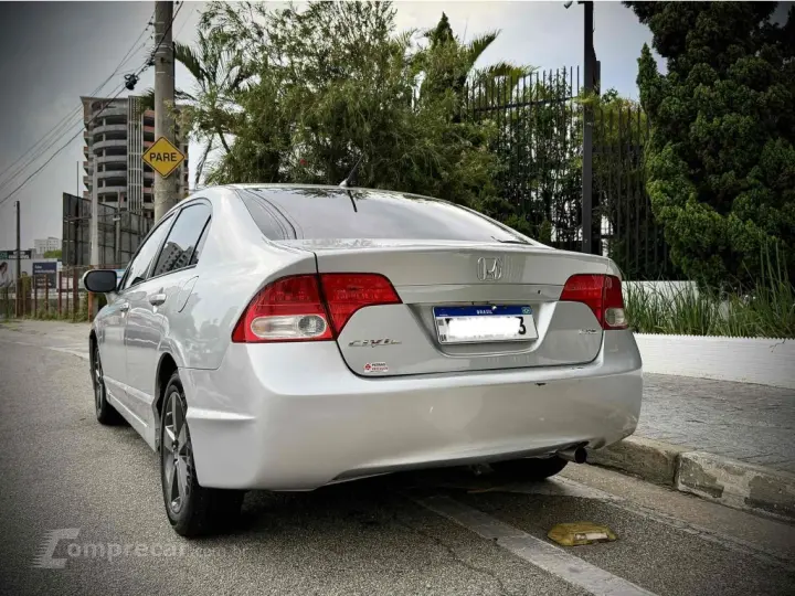 CIVIC 1.8 LXS 16V GASOLINA 4P AUTOMÁTICO