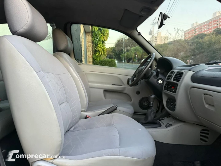 Clio Authentique 1.0 8V 3p