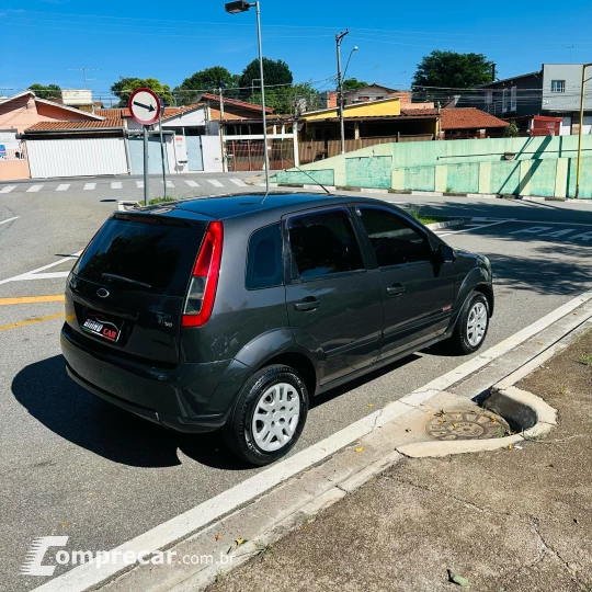 FIESTA 1.6 MPI Class Hatch 8V