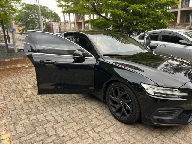 S60 - 2.0 T4 MOMENTUM 4P AUTOMÁTICO