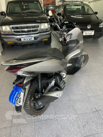 PCX 150 DLX