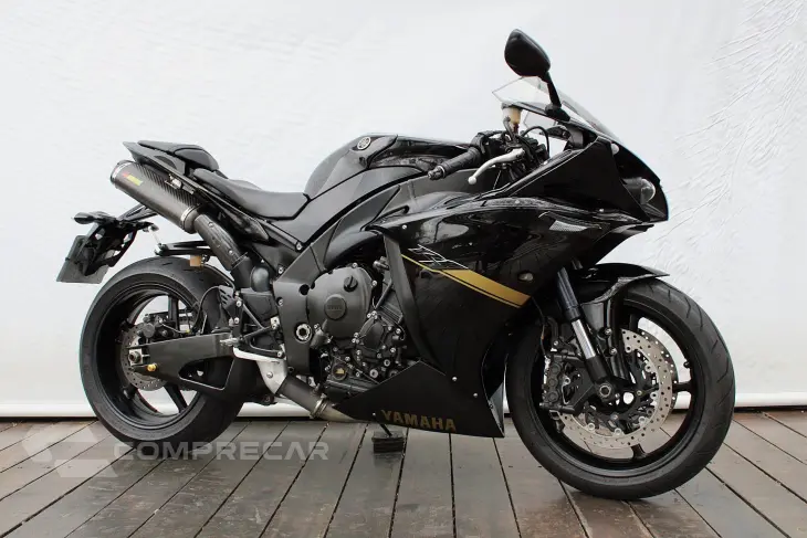 YAMAHA YZF R1