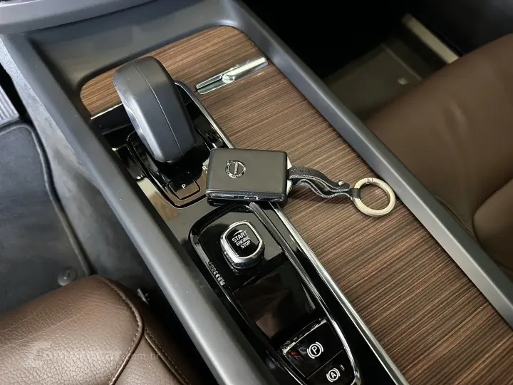 XC60 2.0 T8 RECHARGE PLUS AWD GEARTRONIC