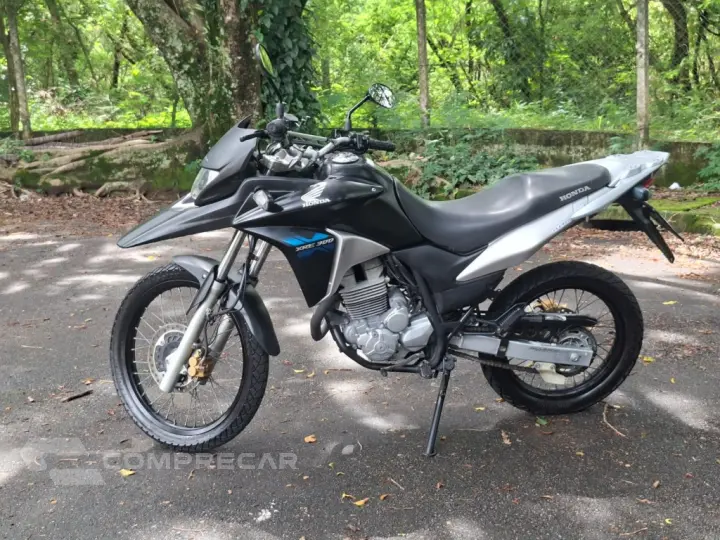 XRE 300 RALLY