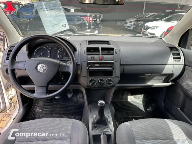 POLO - 1.6 MI 8V 4P MANUAL
