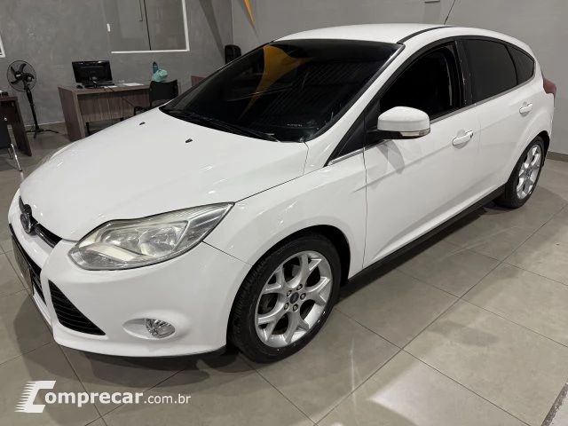 FOCUS HATCH - 2.0 TITANIUM 16V 4P POWERSHIFT