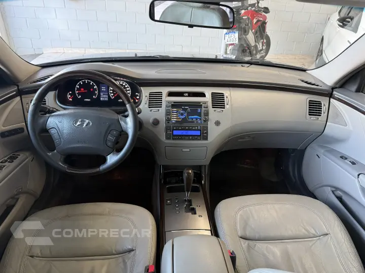 AZERA 3.3 MPFI GLS Sedan V6 24V