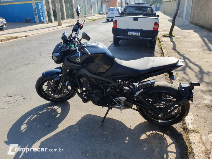 Mt 09 Abs
