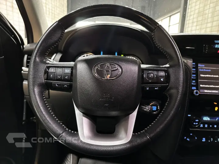 HILUX SW4 2.8 D-4D TURBO DIESEL SRX 7L 4X4 AUTOMÁTICO
