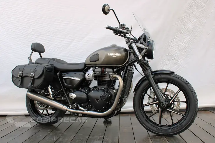 TRIUMPH STREET TWIN