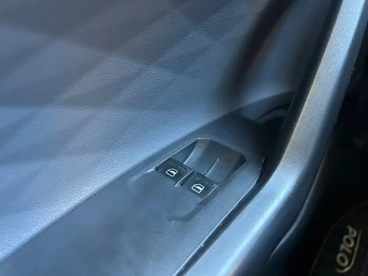 Polo Track 1.0 Flex 12V 5p