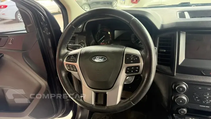 FORD RANGER 2.2 BLACK 4X2 CD 16V