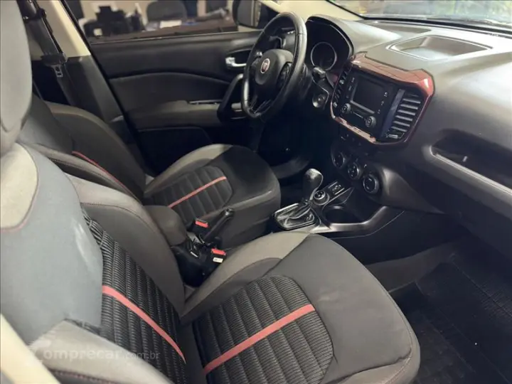 TORO 2.0 16V Turbo Freedom 4WD AT9