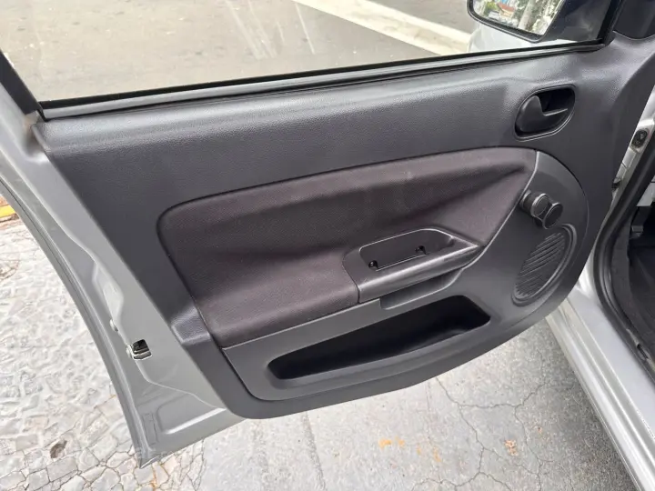 FIESTA 1.0 MPI Sedan 8V