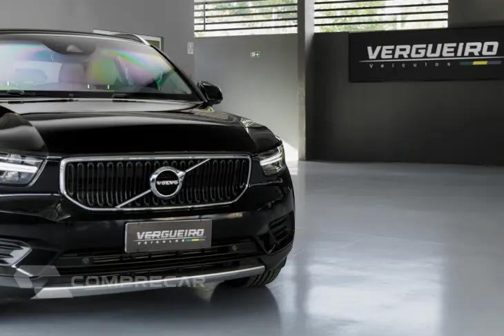 XC40 2.0 T5 Momentum AWD Geartronic