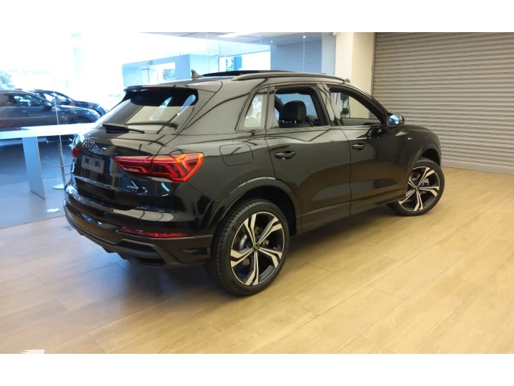 Q3 2.0 40 TFSI GASOLINA PERFORMANCE BLACK QUATTRO TIPTRONIC