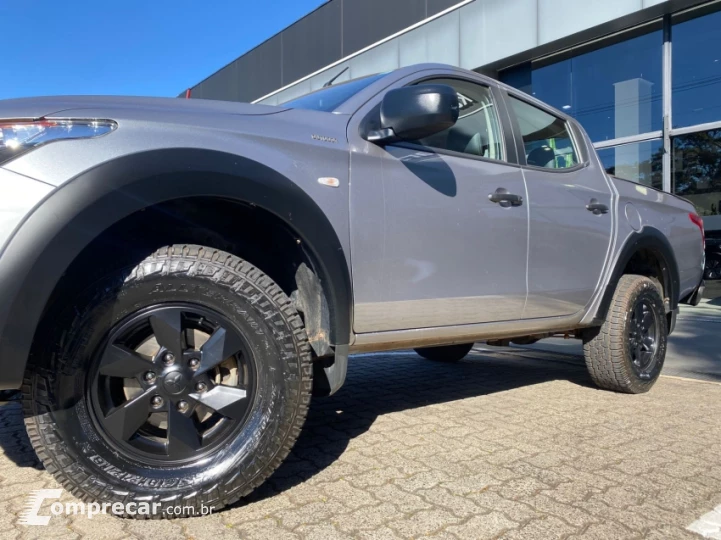 L200 TRITON 2.4 16V Turbo Outdoor GLS CD 4X4