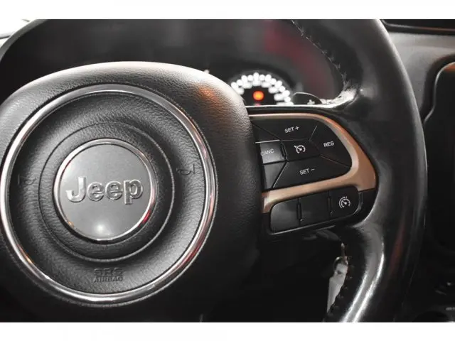 RENEGADE - 1.8 16V LONGITUDE 4P AUTOMÁTICO