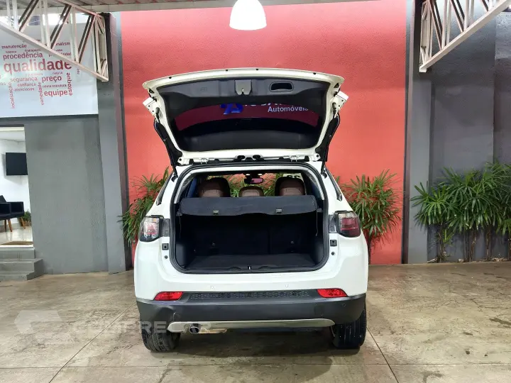 COMPASS 2.0 TD350 TURBO DIESEL LIMITED AT9