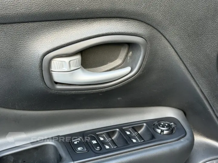 RENEGADE 1.3 T270 TURBO FLEX LONGITUDE AT6