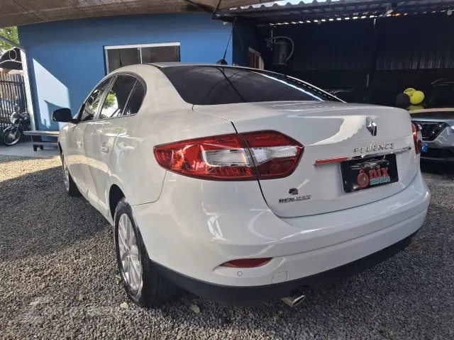 FLUENCE - 2.0 DYNAMIQUE PLUS 16V 4P AUTOMÁTICO