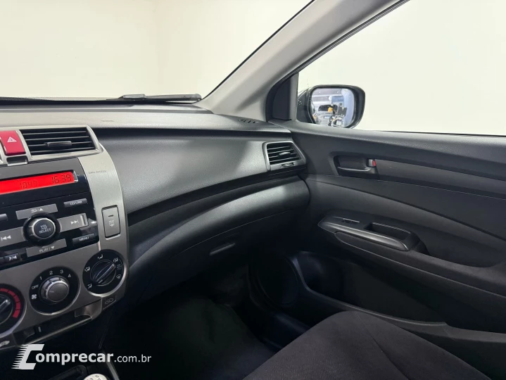 CITY 1.5 LX Sedan 16V