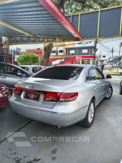 AZERA 3.3 MPFI GLS Sedan V6 24V