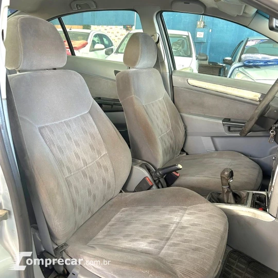 VECTRA 2.0 MPFI Elegance 8V