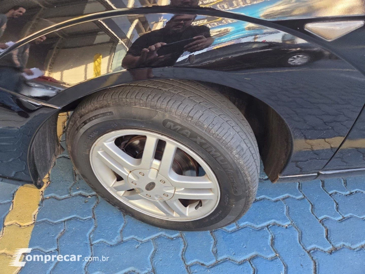 FOCUS 2.0 GLX SEDAN 16V GASOLINA 4P MANUAL