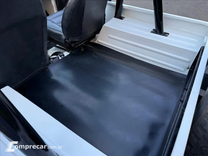 JEEP 2.6 6 Cilindros 12V