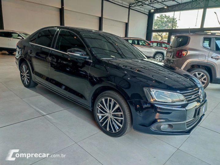 JETTA 2.0 TSI HIGHLINE 200CV GASOLINA 4P TIPTRONIC