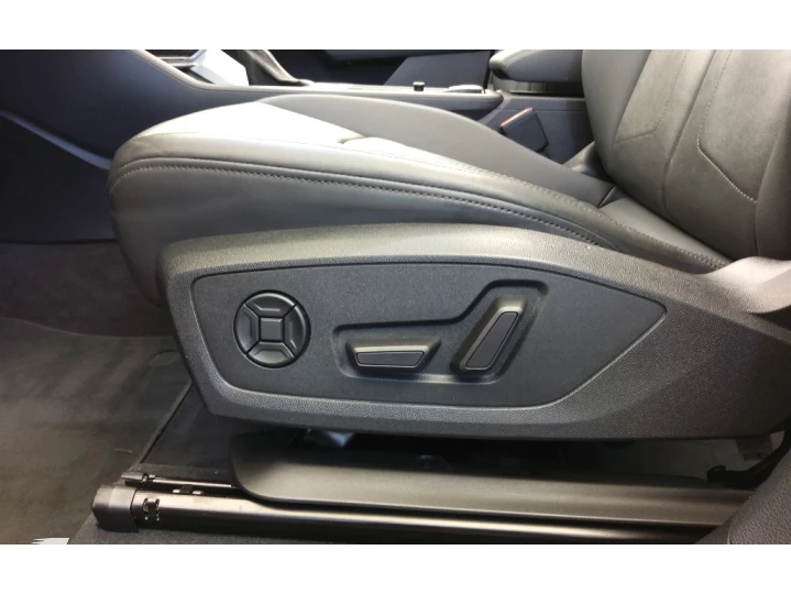 Q3 1.4 TFSI FLEX PRESTIGE PLUS S TRONIC