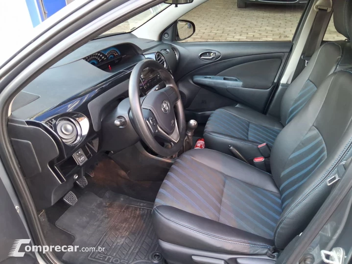 Etios Sedan 1.5 16V 4P FLEX XS