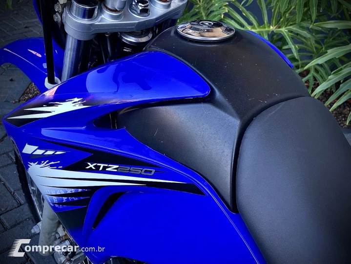 XTZ 250 LANDER