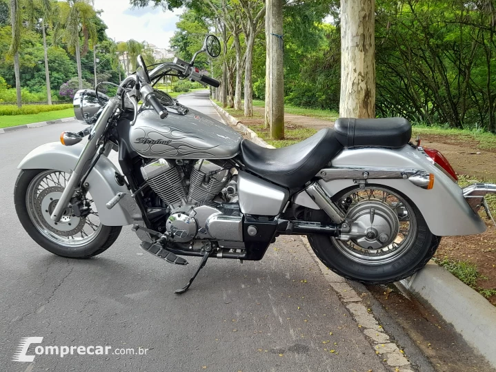 Shadow 750