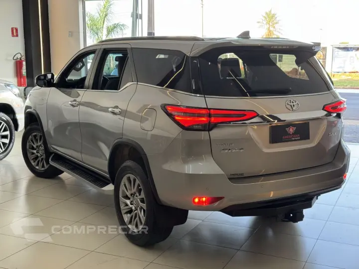 Hilux SW4 2.8 16V 4P SRX 4X4 7 LUGARES TURBO DIESEL AUTOMÁTI