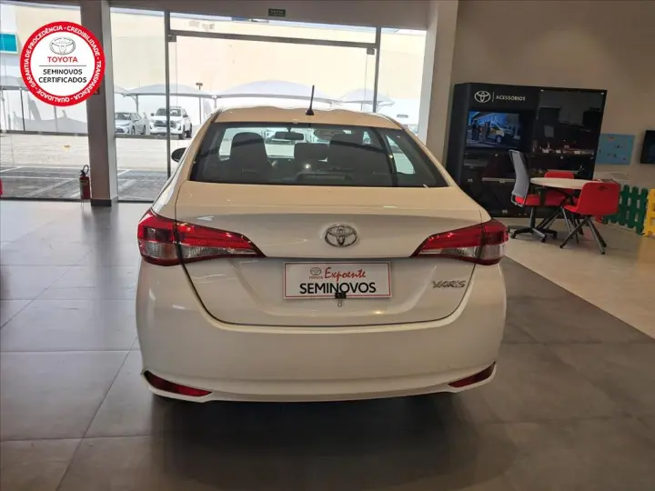 YARIS 1.5 16V FLEX SEDAN XL LIVE MULTIDRIVE