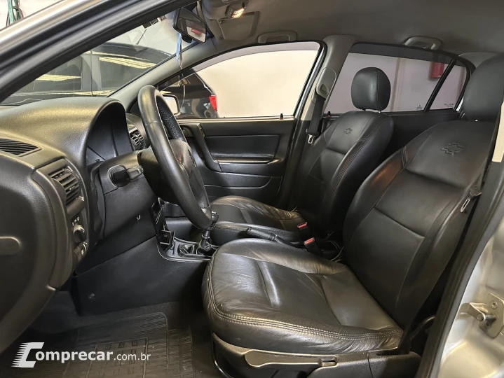 ASTRA 1.8 MPFI GL Sedan 8V