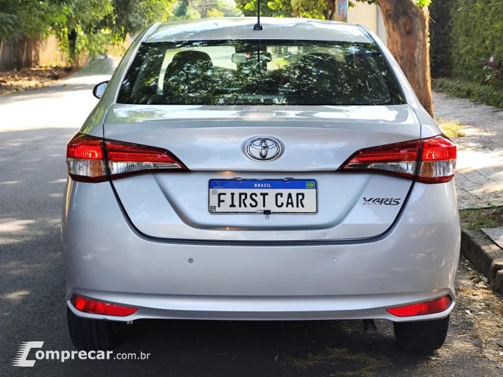 YARIS 1.5 16V FLEX SEDAN XL LIVE MULTIDRIVE