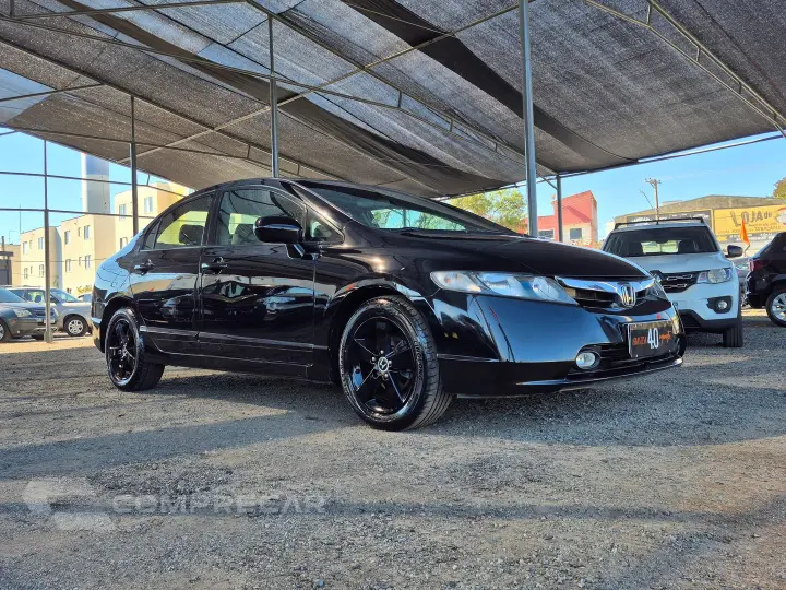Civic 1.8 Lxs 16V Gasolina 4P Automático