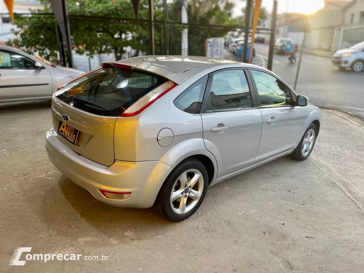 FOCUS 1.6 SE Hatch 16V