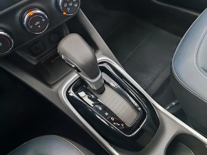 TRACKER 1.2 Turbo Premier