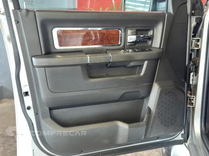 2500 6.7 LARAMIE 4X4 CD I6 TURBO DIESEL 4P AUTOMÁTICO