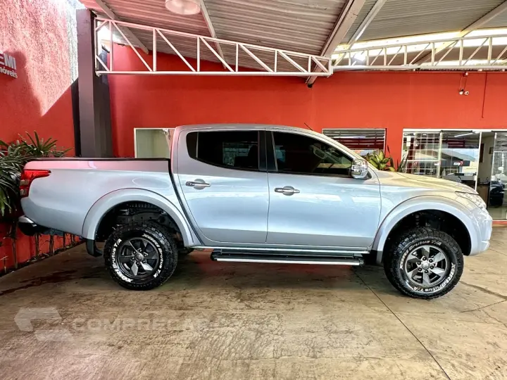L200 TRITON 2.4 16V TURBO DIESEL SPORT HPE TOP CD 4P 4X4 AUT