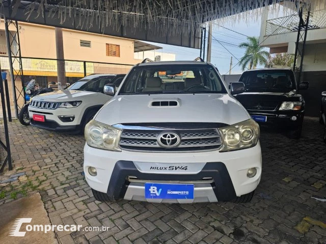 HILUX SW4 - 3.0 SRV 4X4 7 LUGARES 16V TURBO INTERCOOLER 4P A