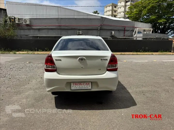 ETIOS 1.5 X Plus Sedan 16V