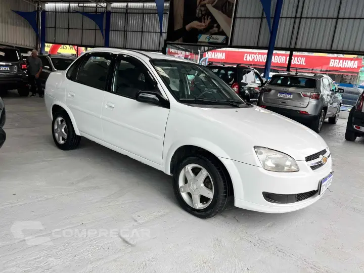 CLASSIC 1.0 MPFI LS 8V FLEX 4P MANUAL