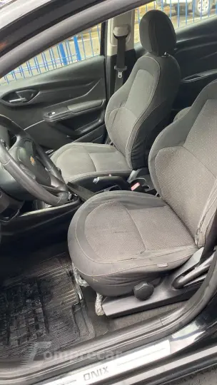 Onix Hatch 1.4 4P FLEX LT