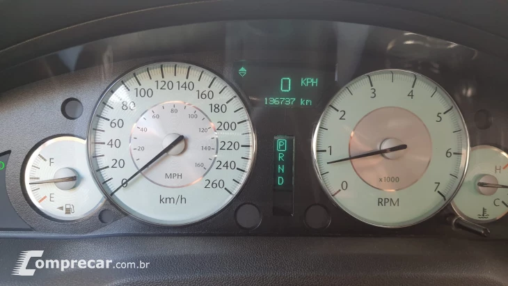 300 C 5.7 Hemi Sedan V8 16V