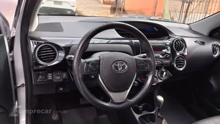 ETIOS 1.5 X Plus Sedan 16V